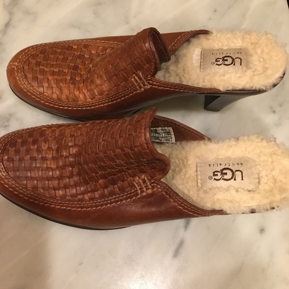 UGG Clogs - Picture 3 of 5